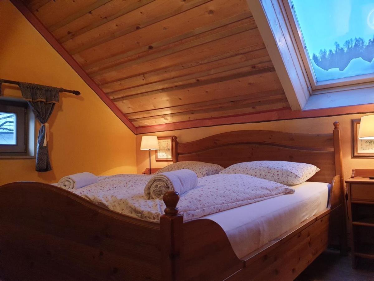 Apartments Belopeski Dvori Kranjska Gora Pokoj fotografie